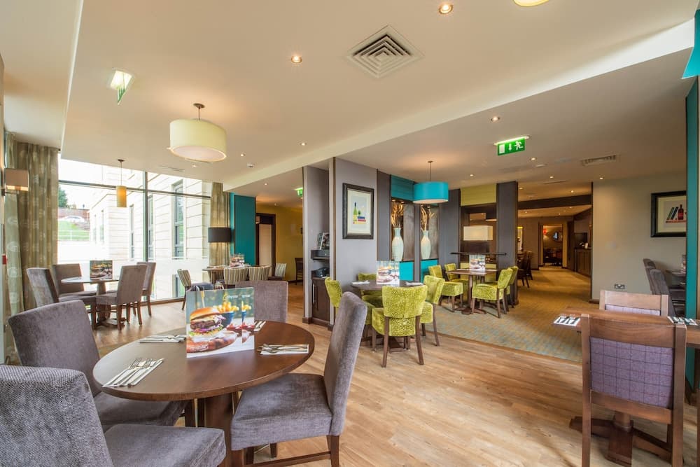 Premier Inn Harrogate Town Centre photo 3