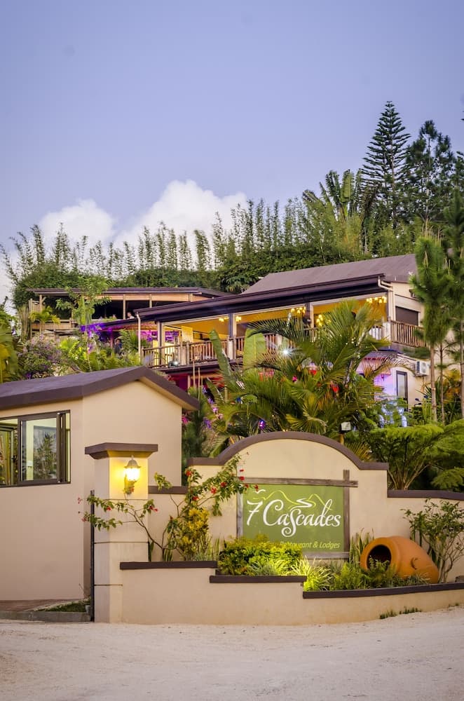 7 Cascades Restaurant Bar & Lodges photo 4