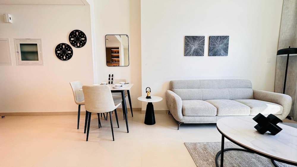 OYO HOME 1350 Premium 1-bed Apt Burj Crown photo 4