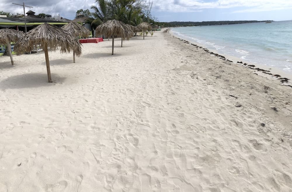 Fun Holiday Beach Resort photo 2