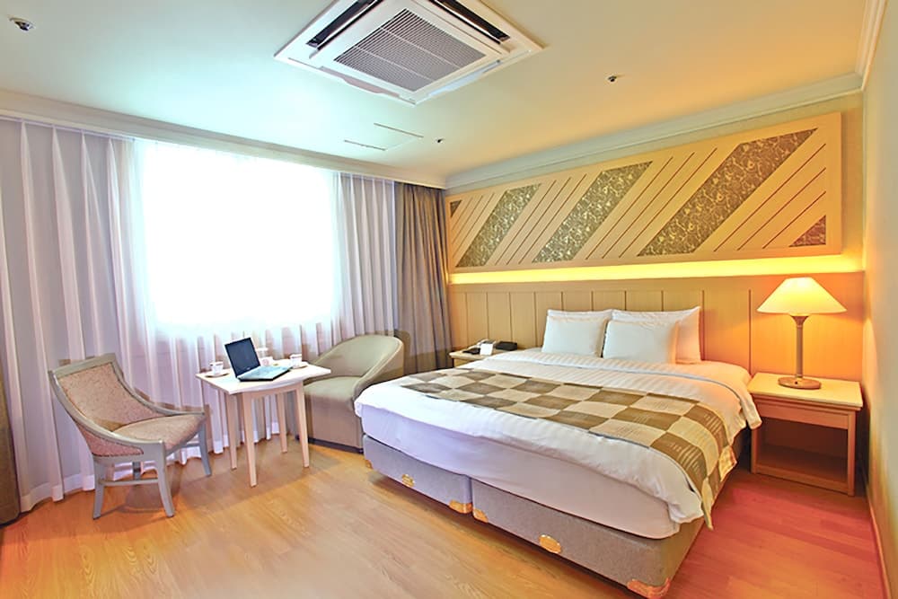 Hotel International photo 3