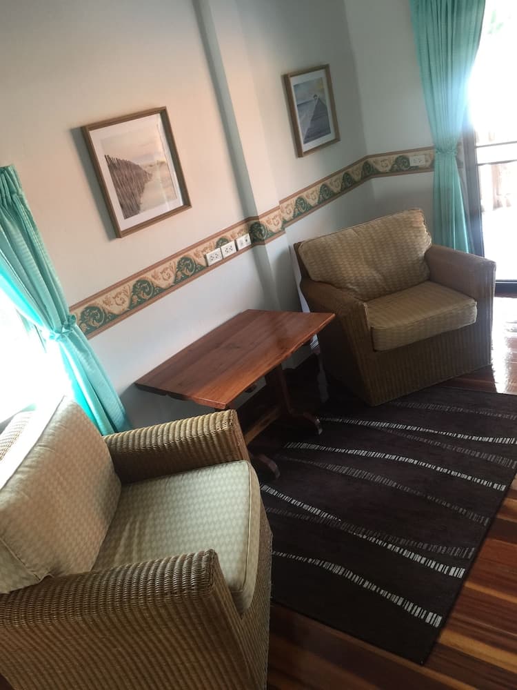 Lyndale Lodge photo 5