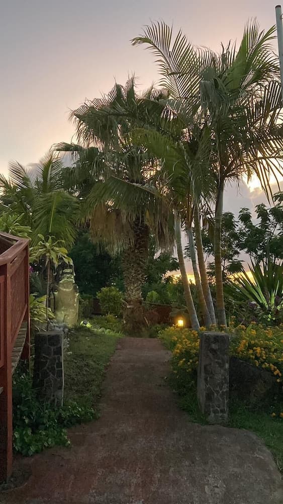 Hare Rapa Nui by Chez Joseph photo 4