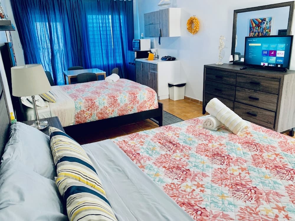 Discovery Inn Suites at 681 Ocean Drive photo 3