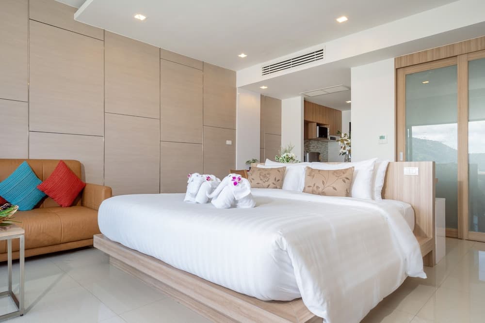 Patong Bay Hill Resort photo 8