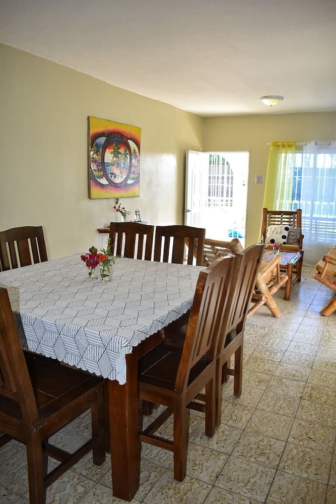 CASA TROPICAL  RD photo 4