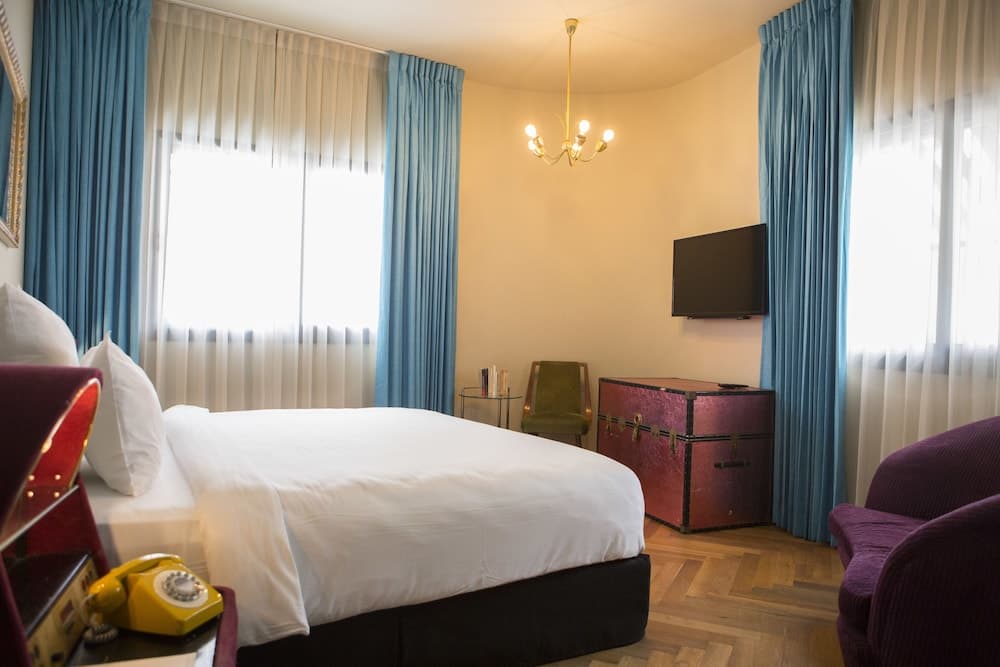 Scarlet Hotel photo 8