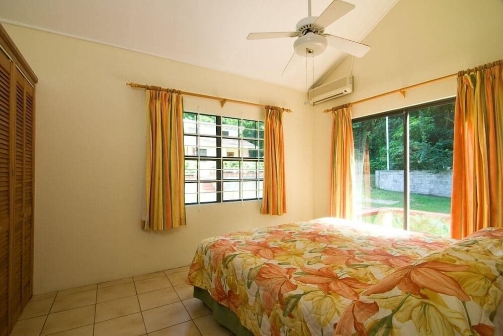 Kingsville Apartments photo 2
