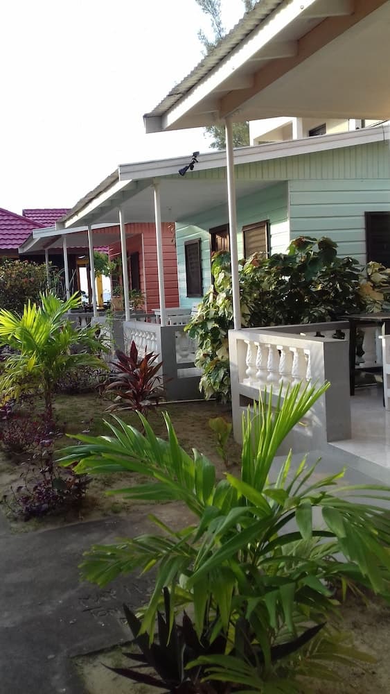 Roots Bamboo Beach Resort photo 7
