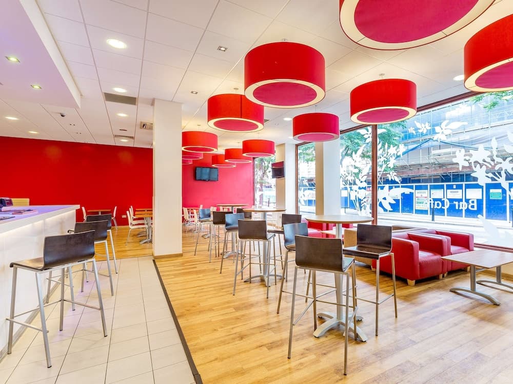 restaurant