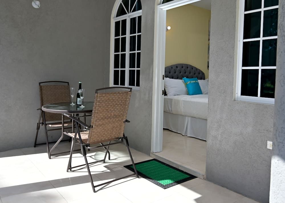 Champagne Villa photo 5