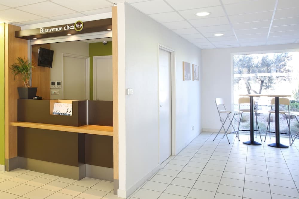 B&B HOTEL Marseille Aéroport Saint-Victoret photo 8