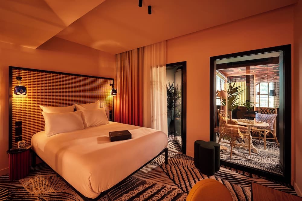 hotel room