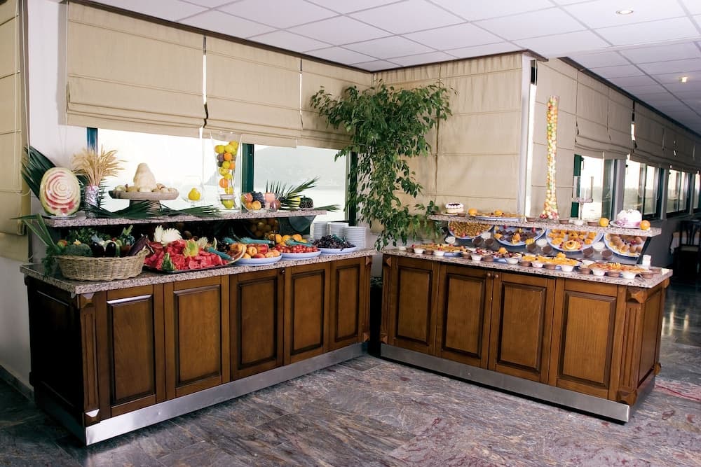 Elysee Hotel photo 2