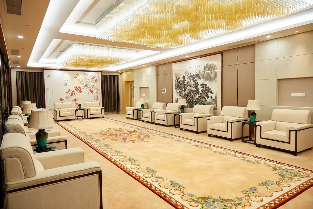 The Thousand Lantern Lake Hotel photo 2