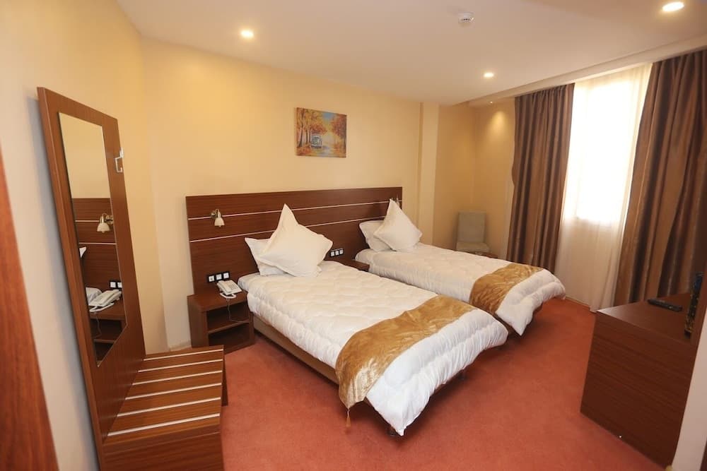 Hotel Vescera photo 2