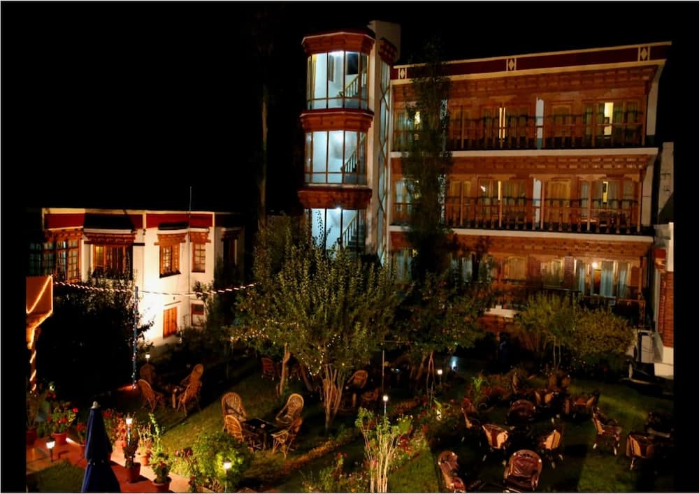TIH Hotel Royal Palace photo 8