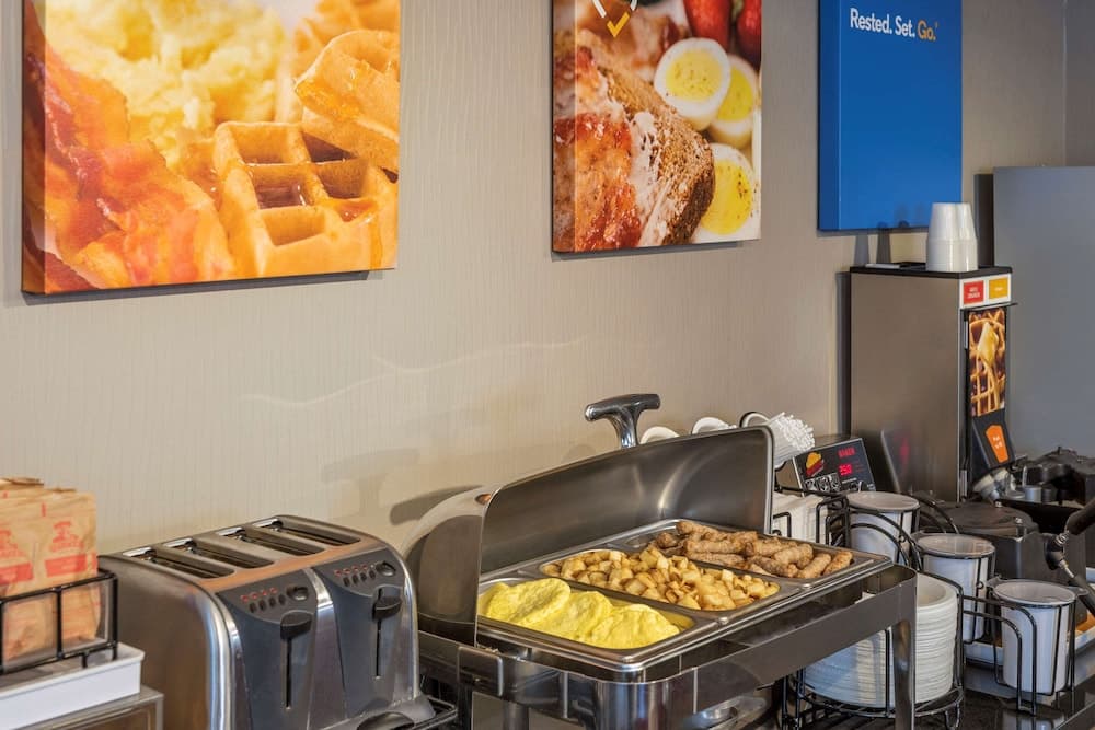 Comfort Inn Brossard photo 9