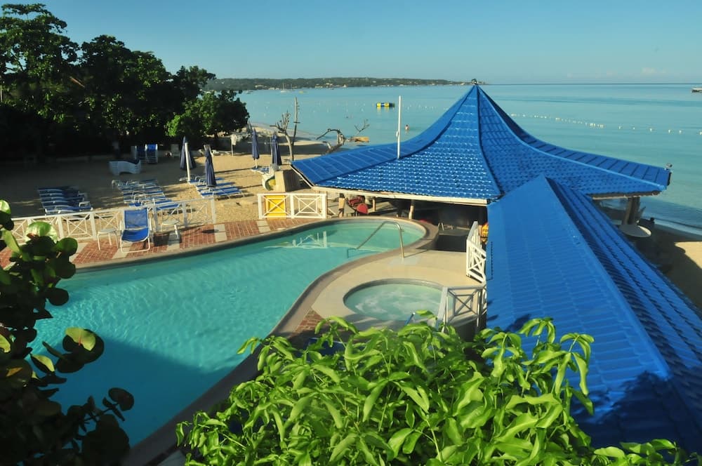 Negril Tree House Resort photo 7