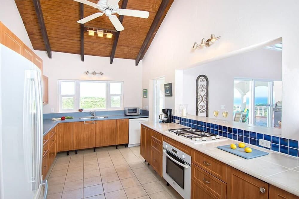 Arcadia by Island Properties Online photo 7