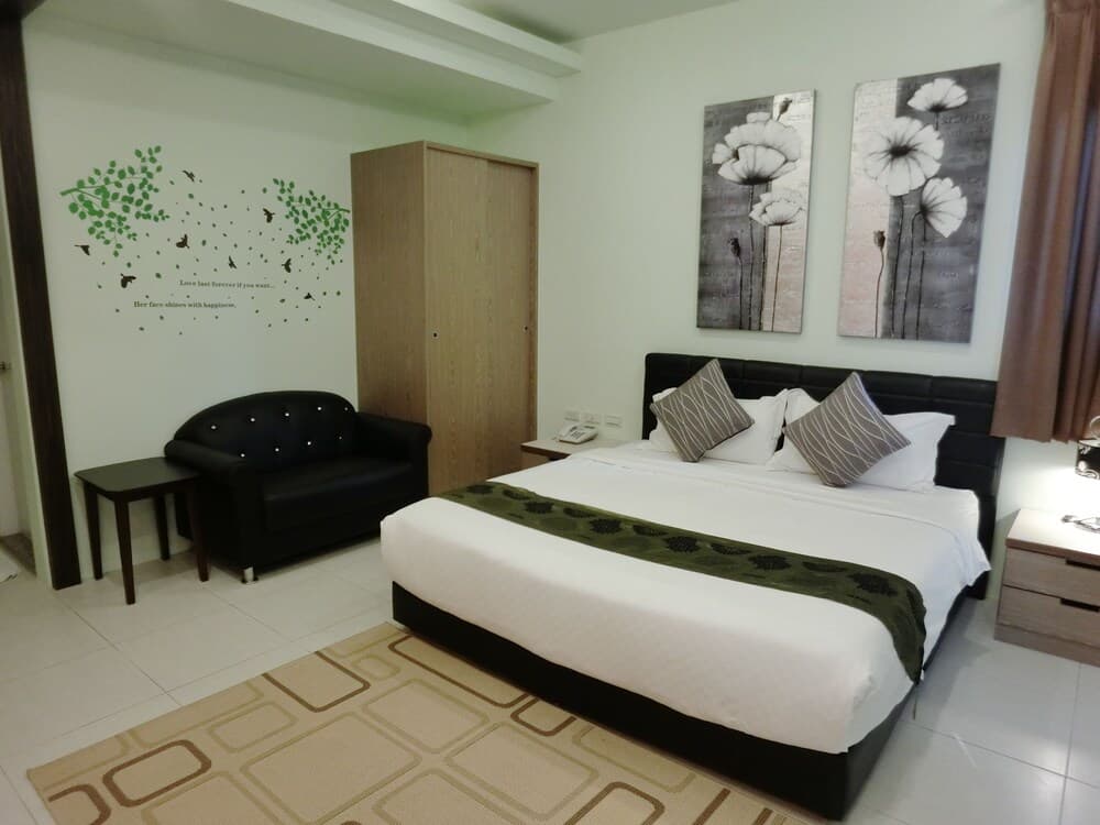 Love Play House photo 9