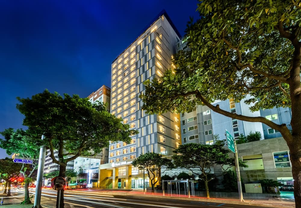 HotelWithCity