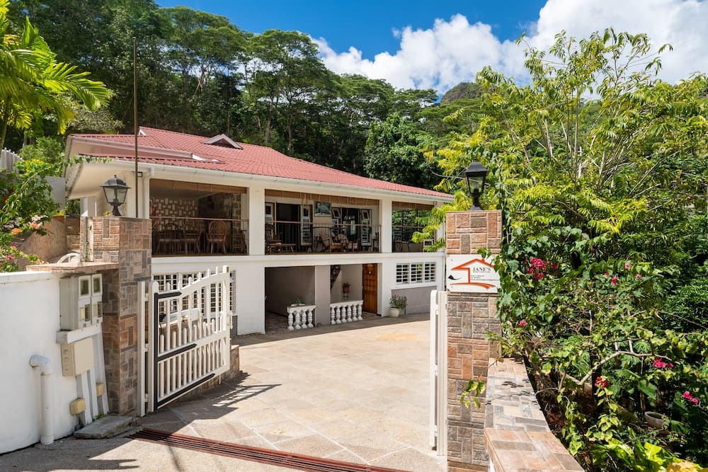 Jane's Serenity Guest house photo 6