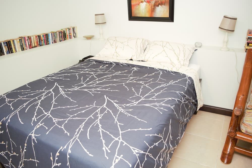 New Kingston Guest Apt at Evans photo 8