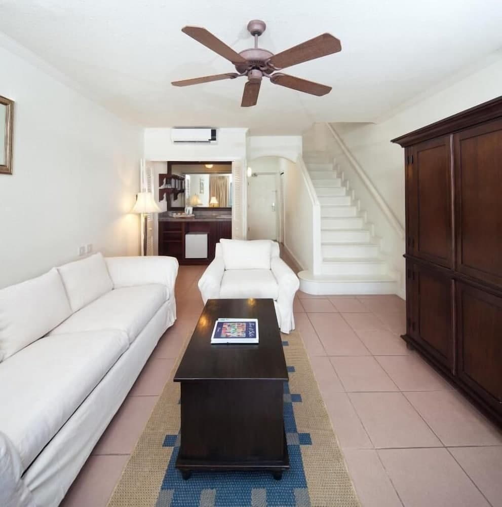 Savannah Beach Club Hotel photo 3
