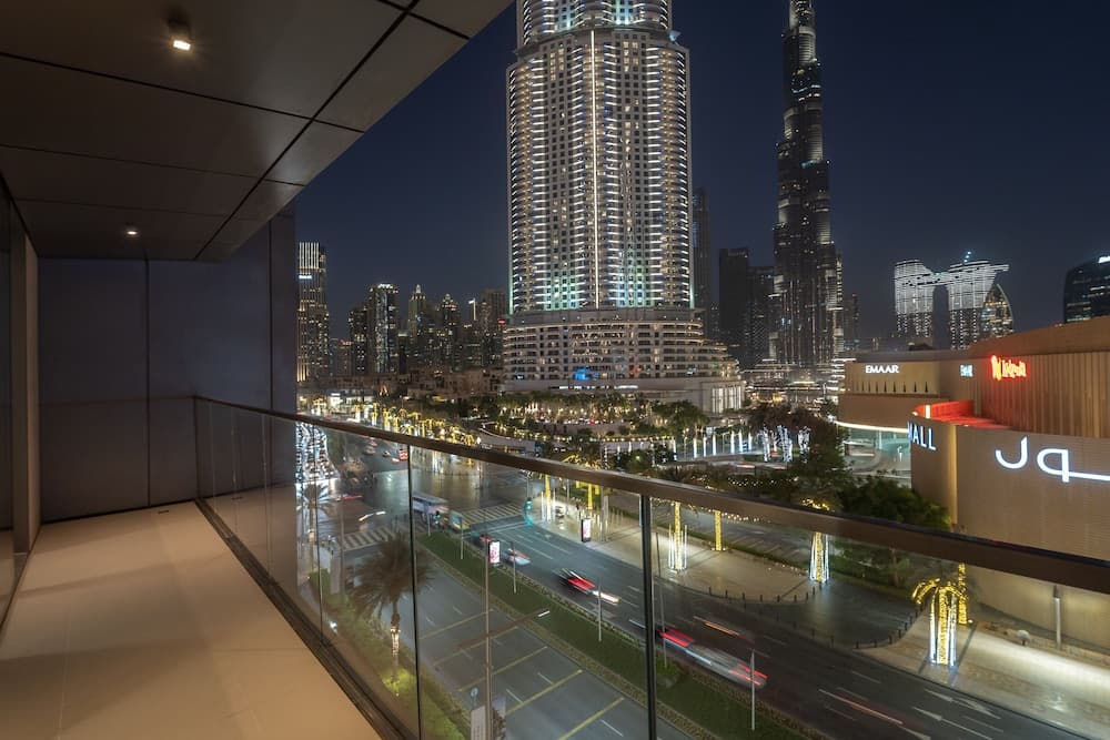 Luxurious & Stylish Apartments Across Dubai Mall - Burj Khalifa - City Views by Sojo Stay photo 2