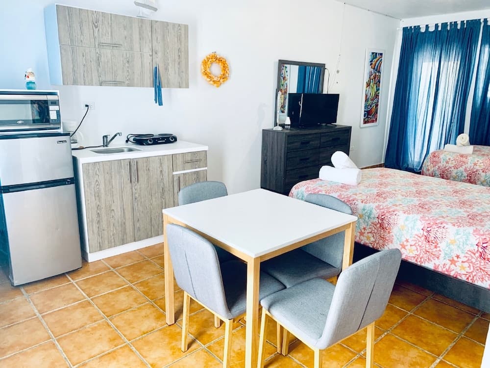 Discovery Inn Suites at 681 Ocean Drive photo 5