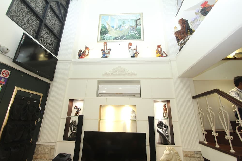 Peace Art Villa photo 8