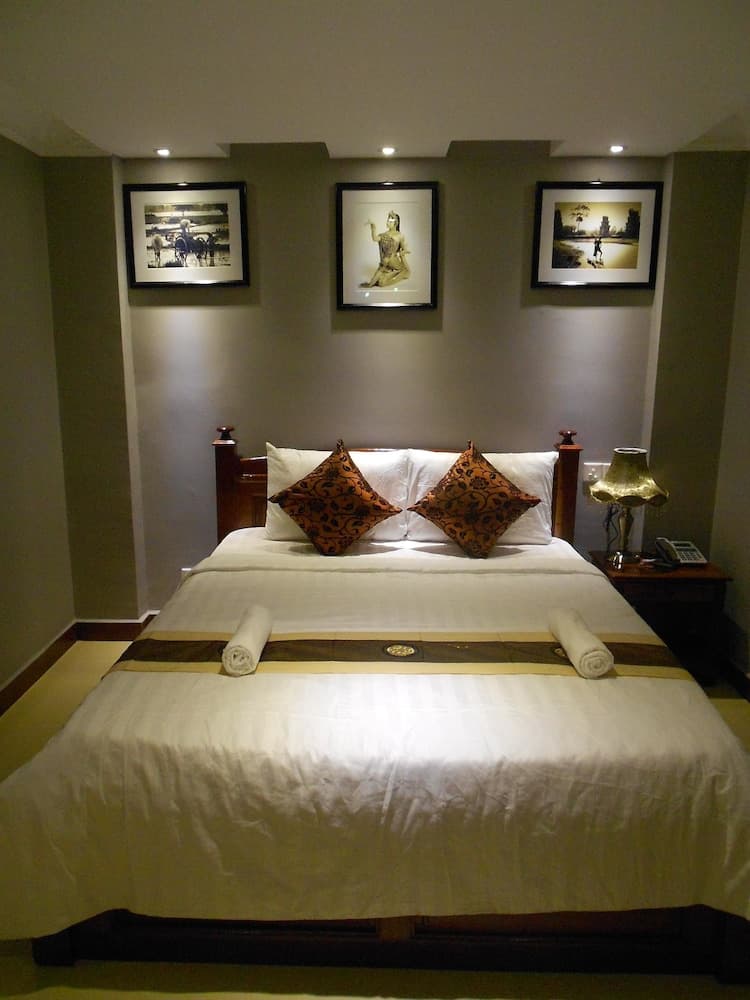 Pillar Hotel photo 9