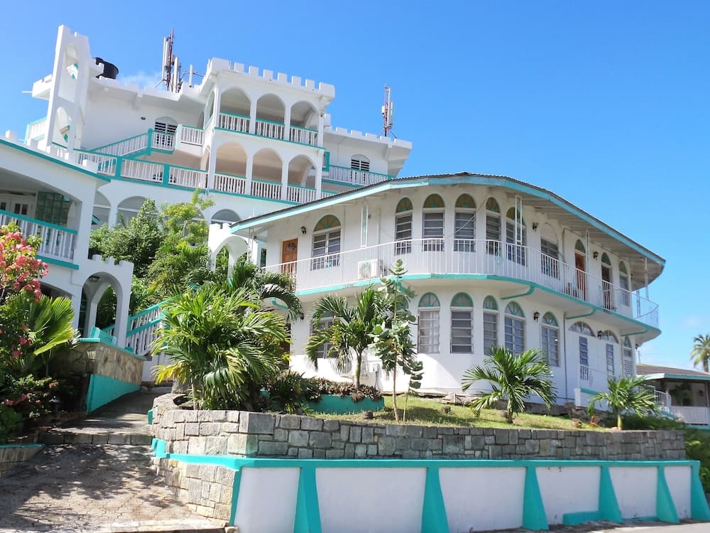 The Apartments at Jolly Castle photo 3