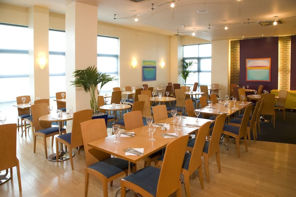 Premier Inn London Wimbledon South photo 8