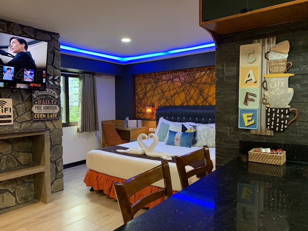 CLOCKWORKORANGE Luxury Suites photo 9