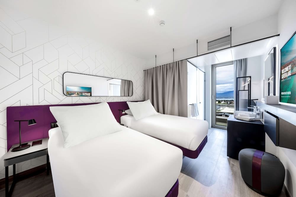 YOTEL Geneva Lake photo 5
