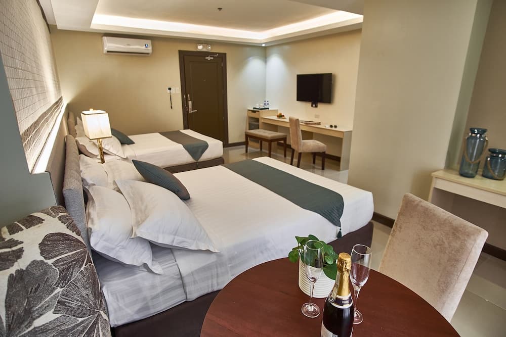 J7 Hotel Iloilo photo 9