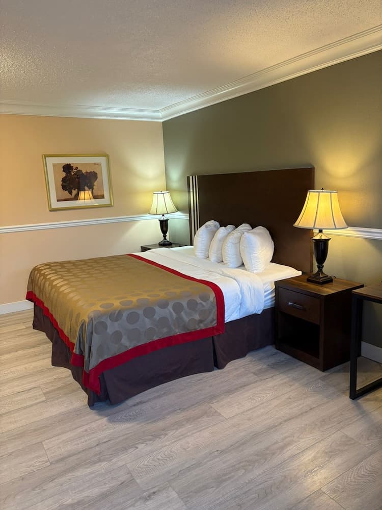 Grand Forks Inn photo 9