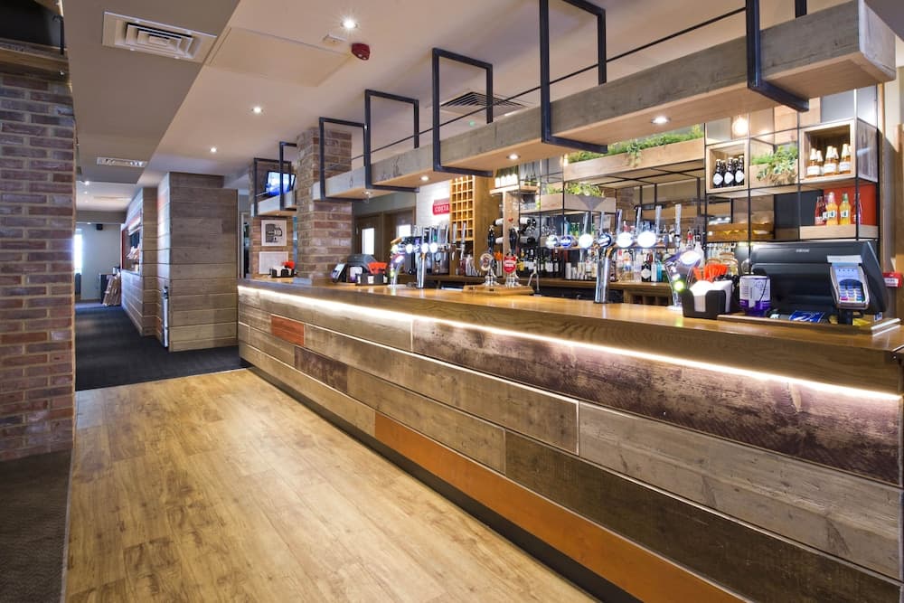 Premier Inn Farnham photo 8
