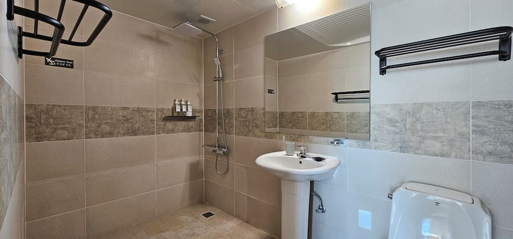 Hansan Hotel photo 2