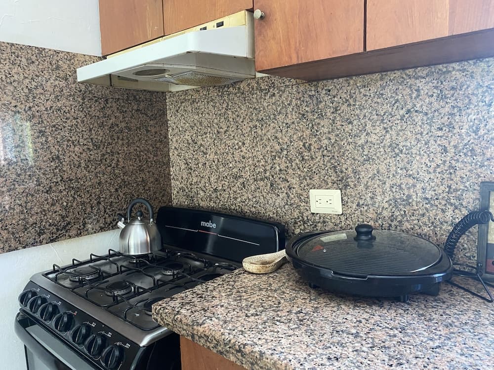2 Minutes Walk to Beach Huge 3 bdrm Condo with Pool photo 8