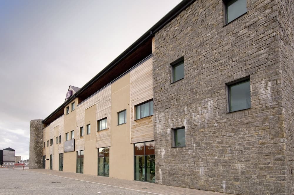 Premier Inn Caernarfon photo 5
