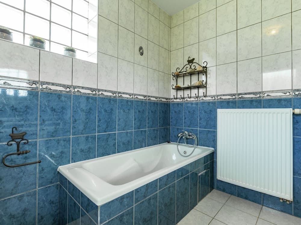 Spacious Family Home photo 9