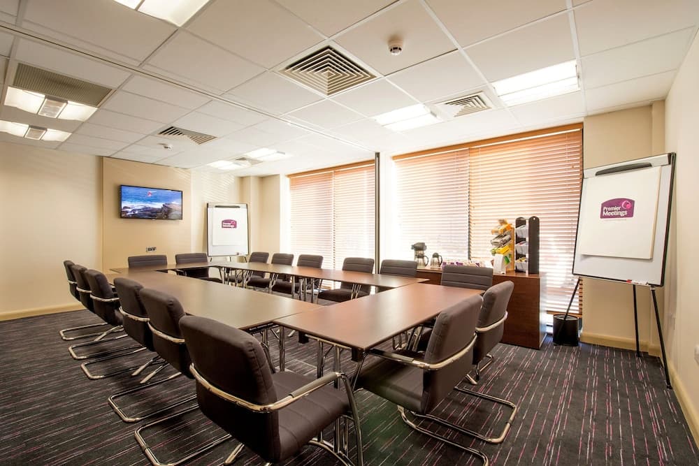Premier Inn London Edmonton photo 9