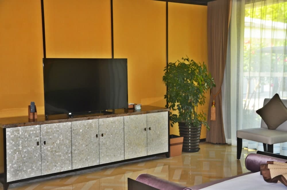Slender West Lake Hot Spring Resort photo 3