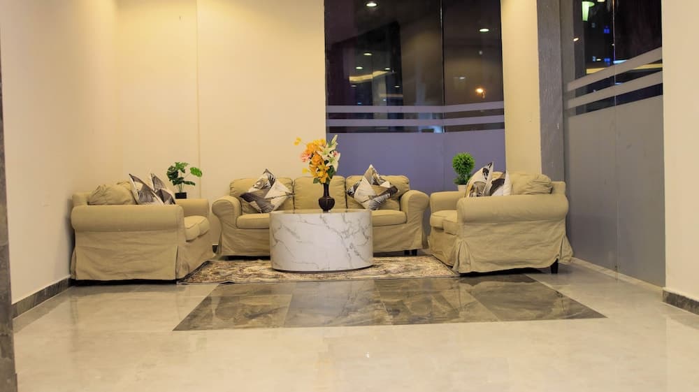 STAR NIGHT FURNISHED APARTMENTS