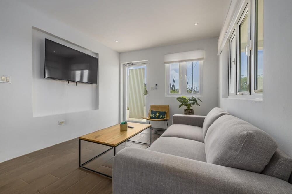NEW Modern 2BR 2BA w Privatepool in Quiet Area photo 3