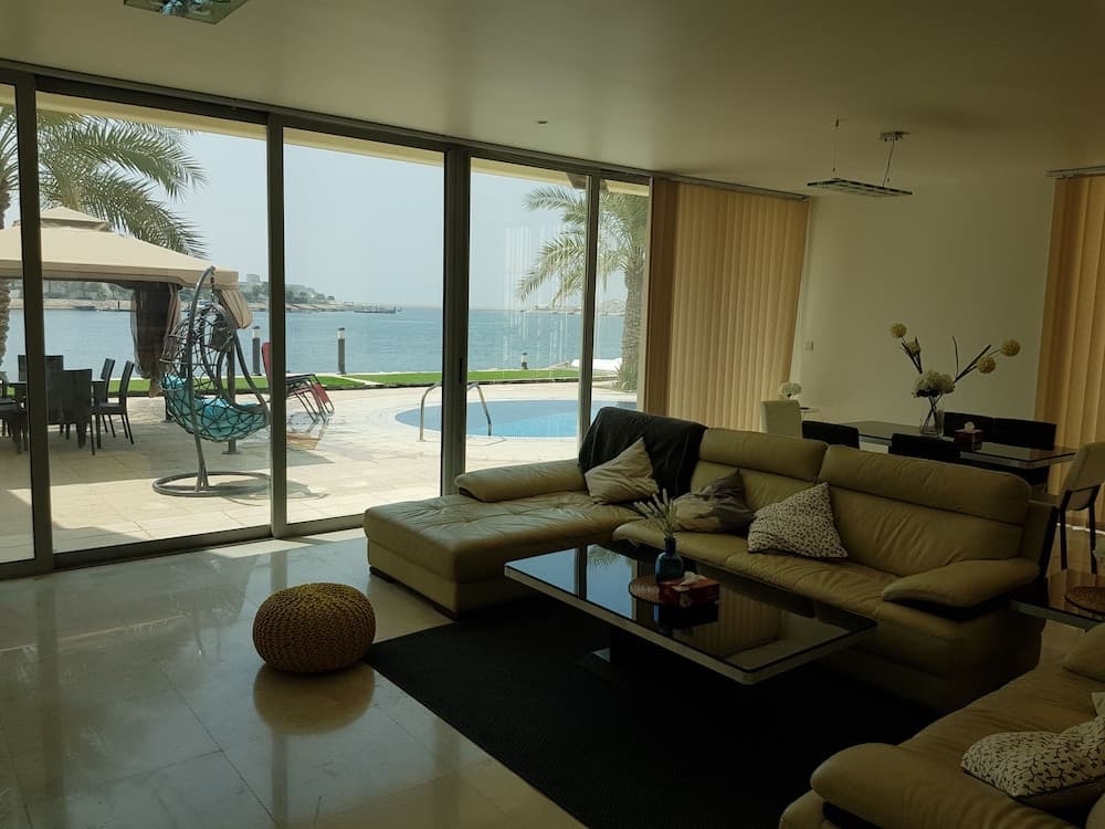 Luxury villa with private pier photo 3
