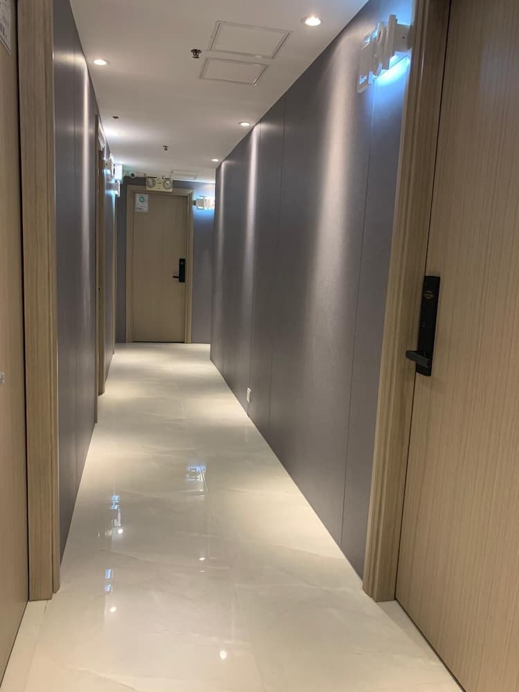 J Hotel